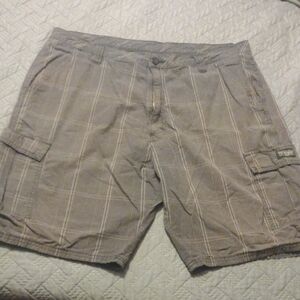 Wrangler Men's Tan Plaid Cargo Shorts